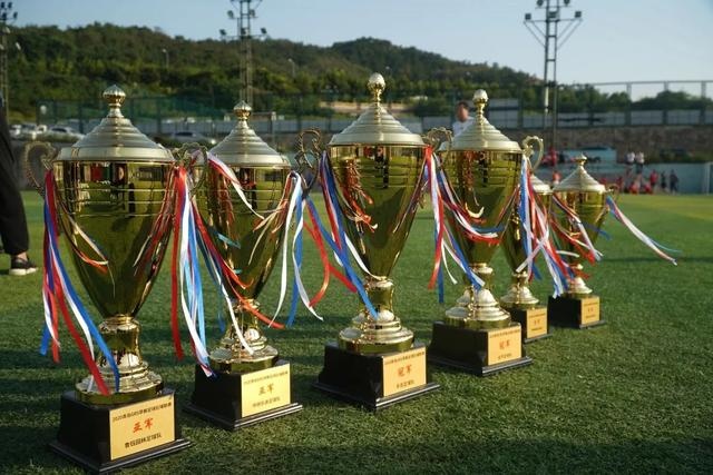 弗格34+10付豪18分 辽宁再胜新疆总比分2-0