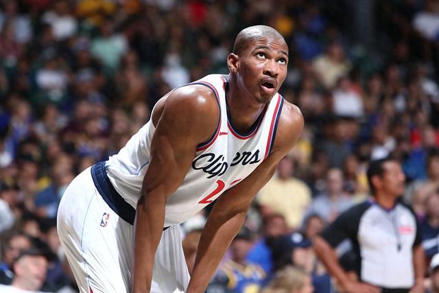 沃特斯27分高登空砍34分 广东送四川8连败